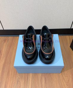 Prada fashion show thick soled loafers look cool and tall when worn. These shoes are very cou9vl89s1