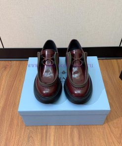 Prada fashion show thick soled loafers look cool and tall when worn. These shoes are very cotdi1351e