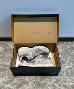 Top of the line New Balance NB 2002R Yuanzu Grey, just like our 2002R men's fashion sneakerst9fr88of