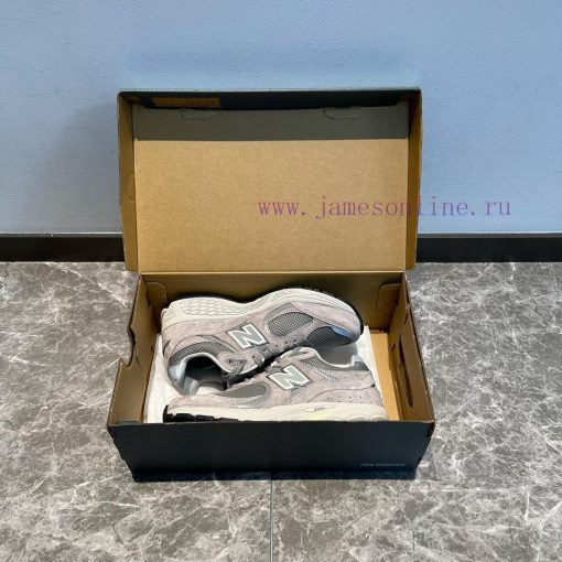 Top of the line New Balance NB 2002R Yuanzu Grey, just like our 2002R men's fashion sneakerst9fr88of