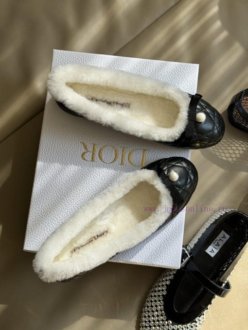 Dior SS24 Princess ShoesIt's absolutely stunning, princess exclusive shoesThe inner fur is iy33wkf72 - Image 3
