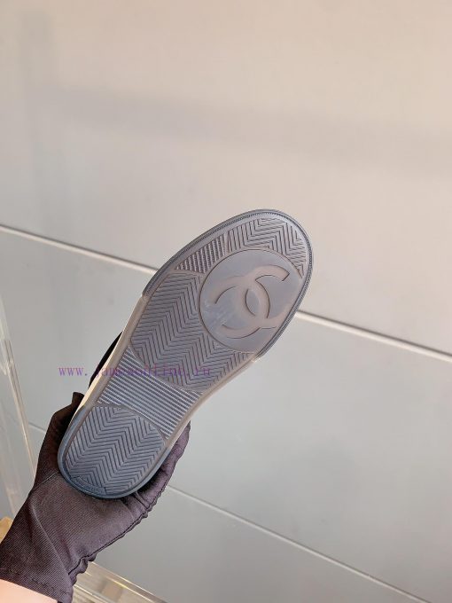 Chanel's new punched solid color casual board shoes are classic and versatileUpper, cow suedkbh0hlo7 - Image 10
