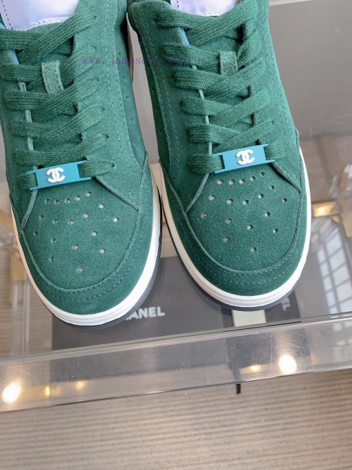 Chanel's new punched solid color casual board shoes are classic and versatileUpper, cow sued7tgqopzm - Image 6