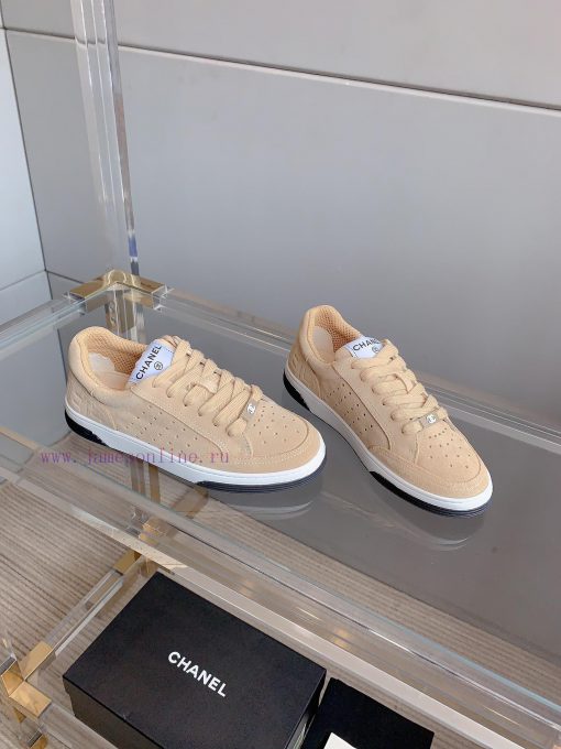 Chanel's new punched solid color casual board shoes are classic and versatileUpper, cow suedmftjcsj5 - Image 3