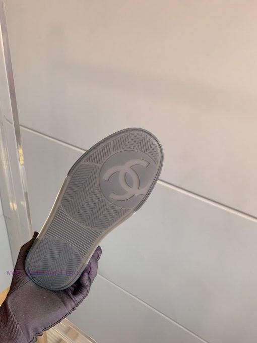 Chanel's new punched solid color casual board shoes are classic and versatileUpper, cow suediys5ft1k - Image 10