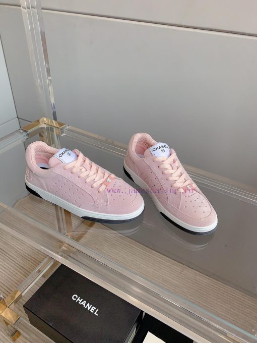 Chanel's new punched solid color casual board shoes are classic and versatileUpper, cow sued5sbynts1 - Image 3