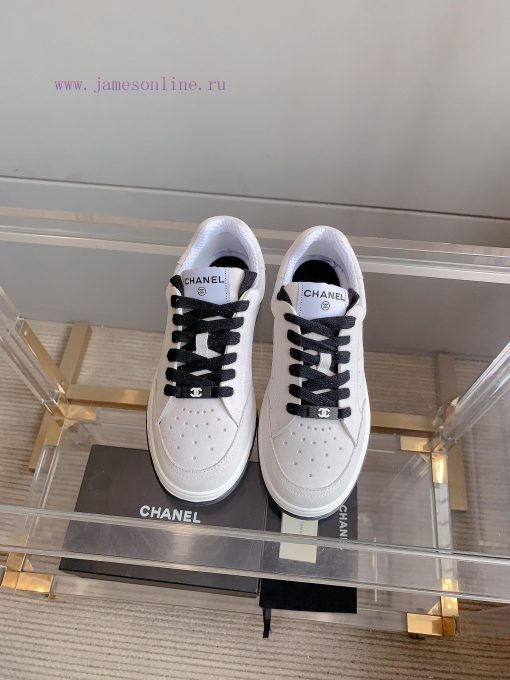 Chanel's new punched solid color casual board shoes are classic and versatileUpper, cow suedc6cmytg1 - Image 2