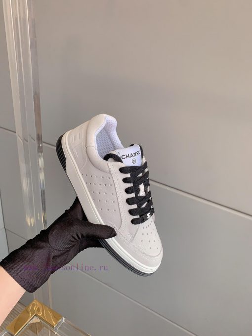 Chanel's new punched solid color casual board shoes are classic and versatileUpper, cow suedc6cmytg1 - Image 5