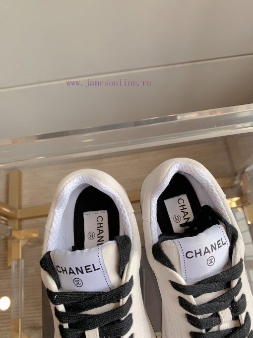 Chanel's new punched solid color casual board shoes are classic and versatileUpper, cow suedc6cmytg1 - Image 7