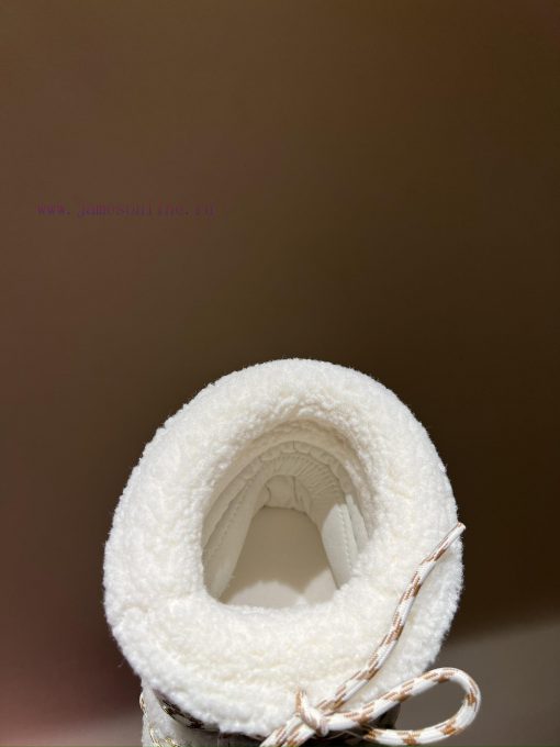 The mostForget about UGG, trendy people are wearing Moon Boot snow bootsIf you find it diffifqogt6nr - Image 8