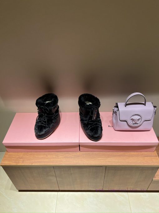 The mostForget about UGG, trendy people are wearing Moon Boot snow bootsIf you find it diffiuza0vu84 - Image 3