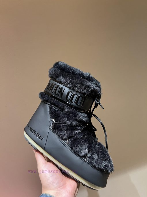 The mostForget about UGG, trendy people are wearing Moon Boot snow bootsIf you find it diffiuza0vu84 - Image 9