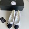 Chanel new color ballet shoesThe classic in the original 11 replica classic is perfectly deszavdgiez