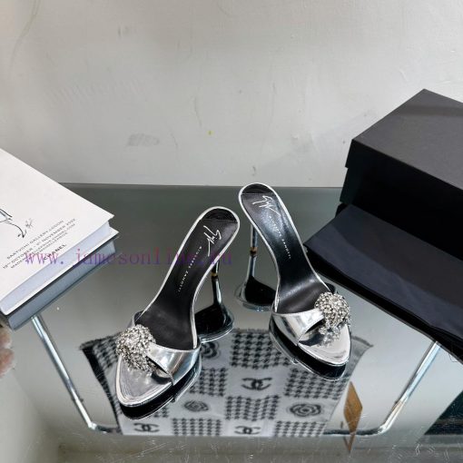 Giuseppe Zanotti - SS2024 New Spring and Summer Collection Diamond Button Single Shoes/Slipp1f19jrqk - Image 2