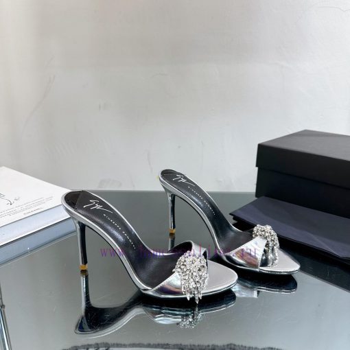 Giuseppe Zanotti - SS2024 New Spring and Summer Collection Diamond Button Single Shoes/Slipp1f19jrqk - Image 5