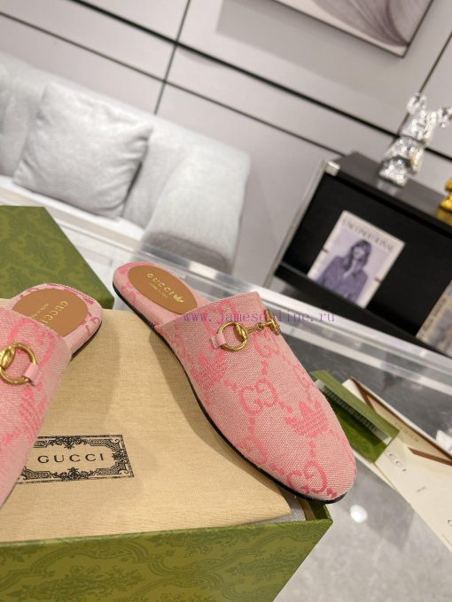 . Gucci collaborates with Adidas to create a new round of 24ss cool slippers with a buckle amcome12m - Image 6
