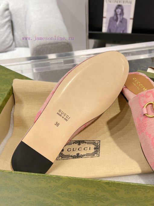 . Gucci collaborates with Adidas to create a new round of 24ss cool slippers with a buckle amcome12m - Image 9