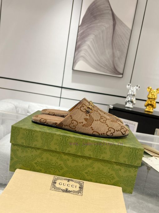 . Gucci collaborates with Adidas to create a new round of 24ss cool slippers with a buckle aon8uwiag - Image 3