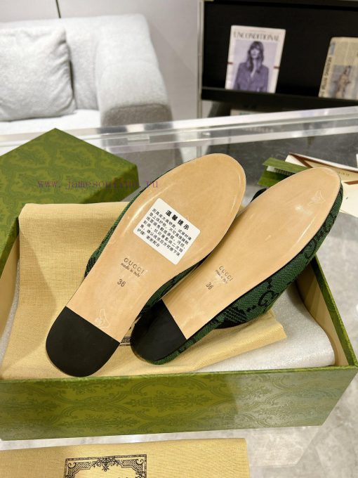 . Gucci collaborates with Adidas to create a new round of 24ss cool slippers with a buckle aik7w6z7z - Image 10