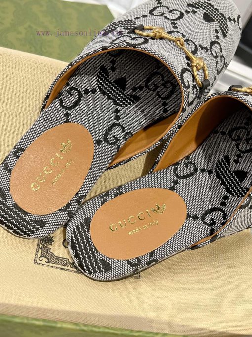 . Gucci collaborates with Adidas to create a new round of 24ss cool slippers with a buckle am4amytw1 - Image 7