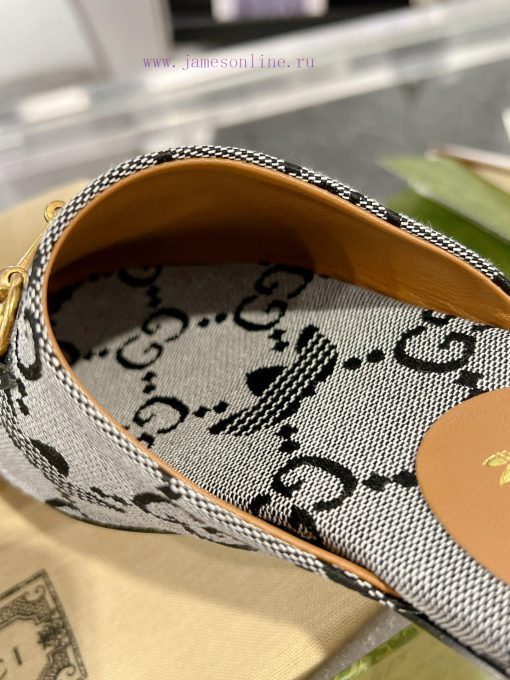 . Gucci collaborates with Adidas to create a new round of 24ss cool slippers with a buckle am4amytw1 - Image 8
