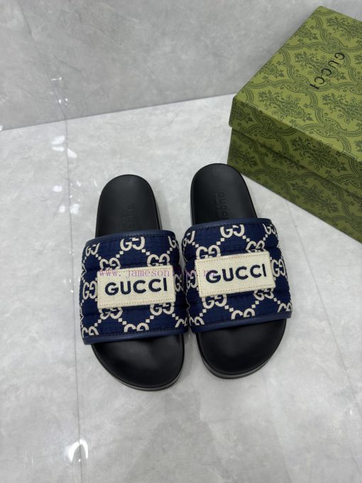P unisex GG slippersThis slipper is made of GG polyester fiber and features a Gucci label ono6p55a5s