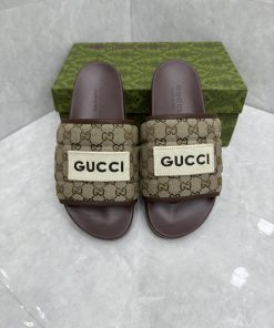 P unisex GG slippersThis slipper is made of GG polyester fiber and features a Gucci label ond2zar0sx