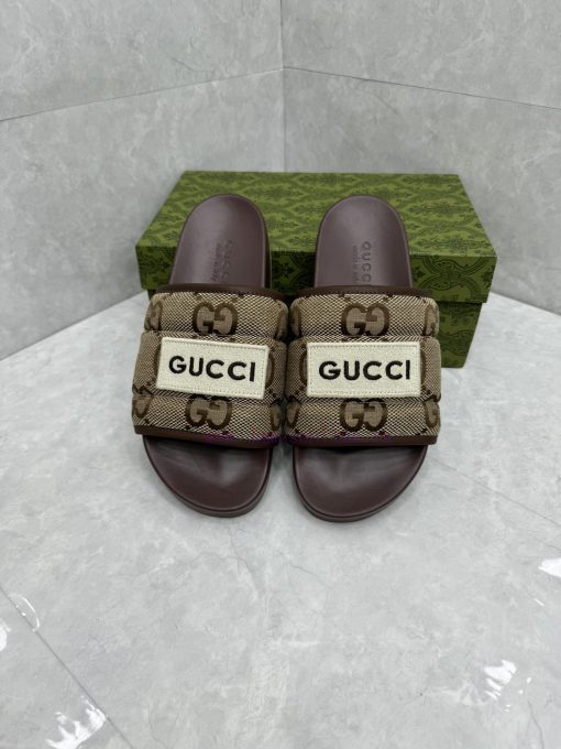 P unisex GG slippersThis slipper is made of GG polyester fiber and features a Gucci label onot7gru38