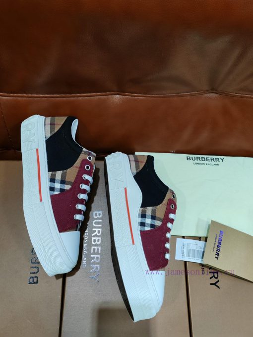 Burberry's latest release of 5 colors for sports and leisureBurberry's latest 2023 fashion slf3smt17 - Image 9