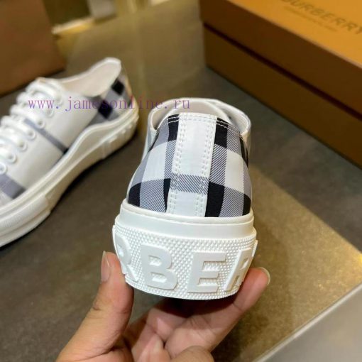 Burberry's latest addition of 5D printing technology for shoe uppersBurberry's latest 2023 fh77ax2y6 - Image 9