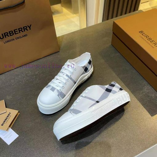 Burberry's latest addition of 5D printing technology for shoe uppersBurberry's latest 2023 fh77ax2y6 - Image 10