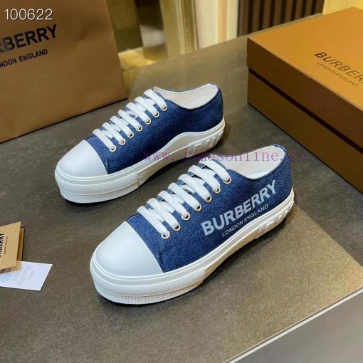 Burberry's latest addition of 5D printing technology for shoe uppersBurberry's latest 2023 fgd1ny7r2 - Image 7