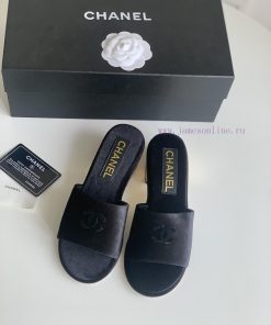 Chanel 24C Early Spring Vacation Series SlippersThis is the season of Sweetheart BarbieHow mkc64l2zk