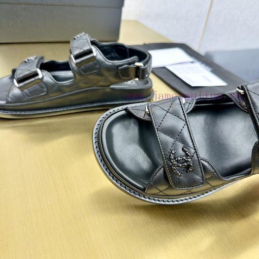 Crown Top Purchasing Edition ️ CHANEL 2022 Spring/Summer Latest Season Double C Velcro Casua8gxhquu7 - Image 8
