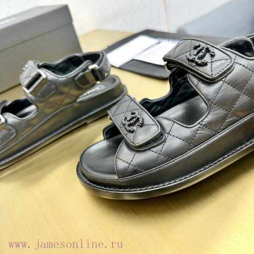 Crown Top Purchasing Edition ️ CHANEL 2022 Spring/Summer Latest Season Double C Velcro Casua8gxhquu7 - Image 9