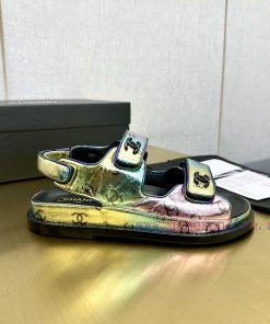 Crown Top Purchasing Edition ️ CHANEL 2022 Spring/Summer Latest Season Double C Velcro Casuajmfbvbwf