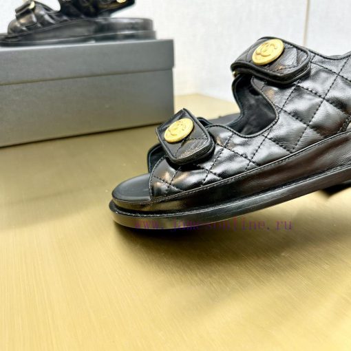Crown Top Purchasing Edition ️ CHANEL 2022 Spring/Summer Latest Season Double C Velcro Casua17eyvgoo - Image 9
