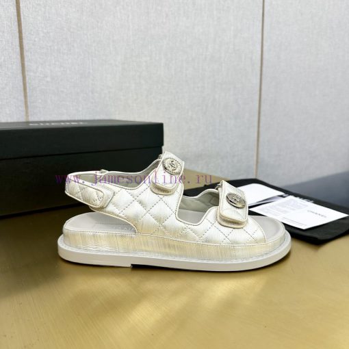 Crown Top Purchasing Edition ️ CHANEL 2022 Spring/Summer Latest Season Double C Velcro Casuas00smhyg