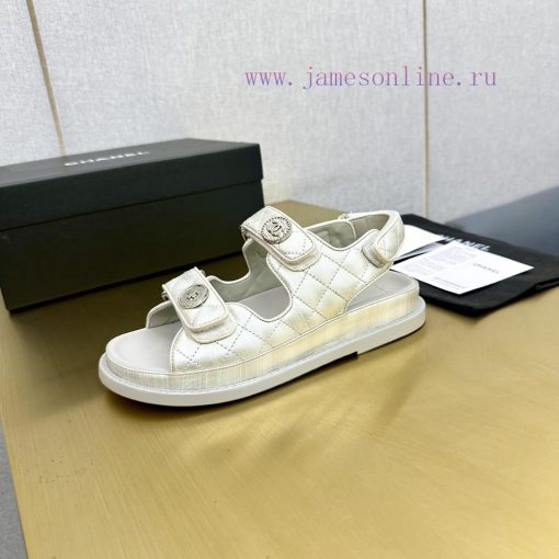 Crown Top Purchasing Edition ️ CHANEL 2022 Spring/Summer Latest Season Double C Velcro Casuas00smhyg - Image 3