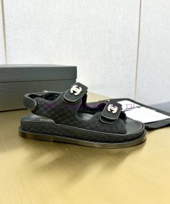 Crown Top Purchasing Edition ️ CHANEL 2022 Spring/Summer Latest Season Double C Velcro Casua5jubrdje