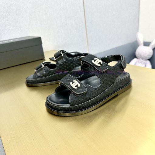 Crown Top Purchasing Edition ️ CHANEL 2022 Spring/Summer Latest Season Double C Velcro Casua5jubrdje - Image 9