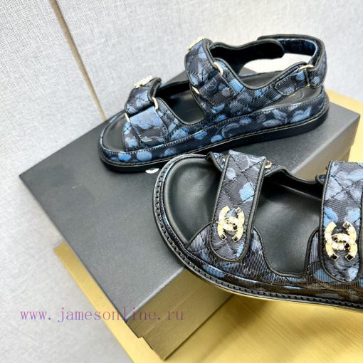 Crown Top Purchasing Edition ️ CHANEL 2022 Spring/Summer Latest Season Double C Velcro Casua7lyc8v32 - Image 8