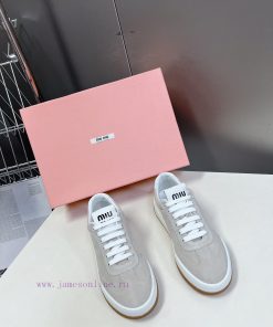 Miumiu's latest early spring fashion show, casual dirty shoes/sports white shoes, is a populp7zwt24z