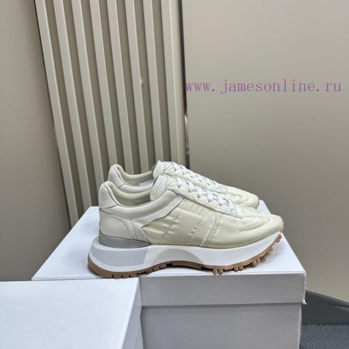Maison Margiela mm6 Major bloggers recommend timeless casual shoes that never fadeThe selecta00lsiaw - Image 2