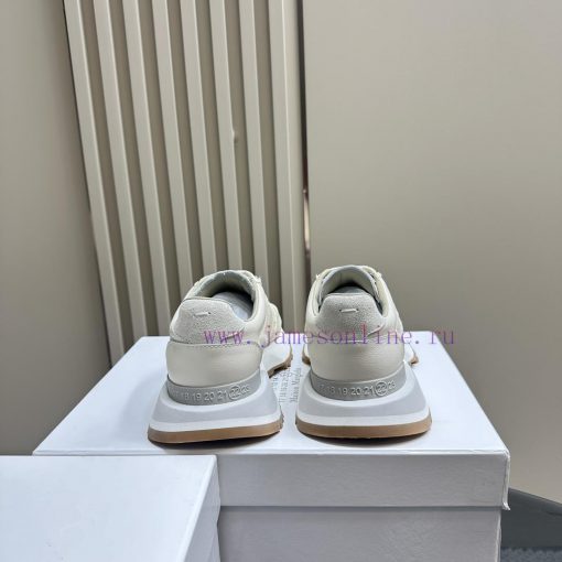 Maison Margiela mm6 Major bloggers recommend timeless casual shoes that never fadeThe selecta00lsiaw - Image 6