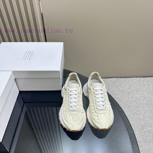 Maison Margiela mm6 Major bloggers recommend timeless casual shoes that never fadeThe selecta00lsiaw - Image 8