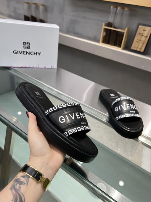 p. GIVENCHY/Givenchy open toed sandals for spring/summer 2024, with brand logo and original b9u8djfg - Image 2
