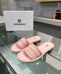 p. GIVENCHY/Givenchy open toed sandals for spring/summer 2024, with brand logo and original kn0x81k3