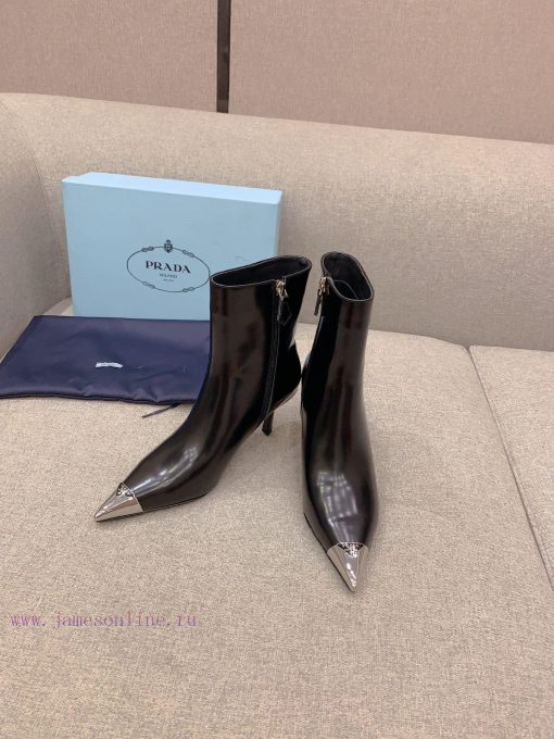Prada's new triangle elevation and short boots are classic triangle emblem decorations, exqu12vrg7d5 - Image 2