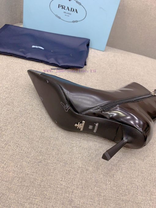 Prada's new triangle elevation and short boots are classic triangle emblem decorations, exqu12vrg7d5 - Image 10